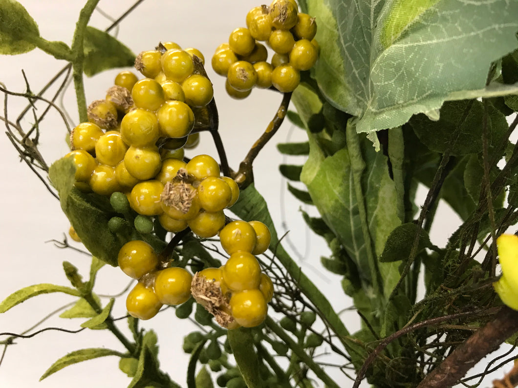 24” Wreath - Green Foliage, Berry