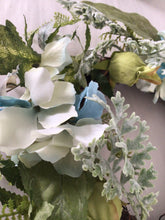 Load image into Gallery viewer, 6&quot;Candle RIng - Hydrangea, Fern, Seashell