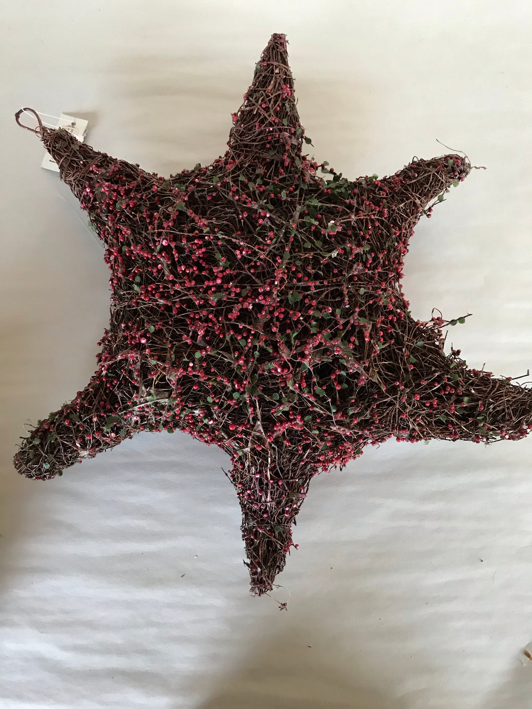 18” Star - Twig, Mini Berries