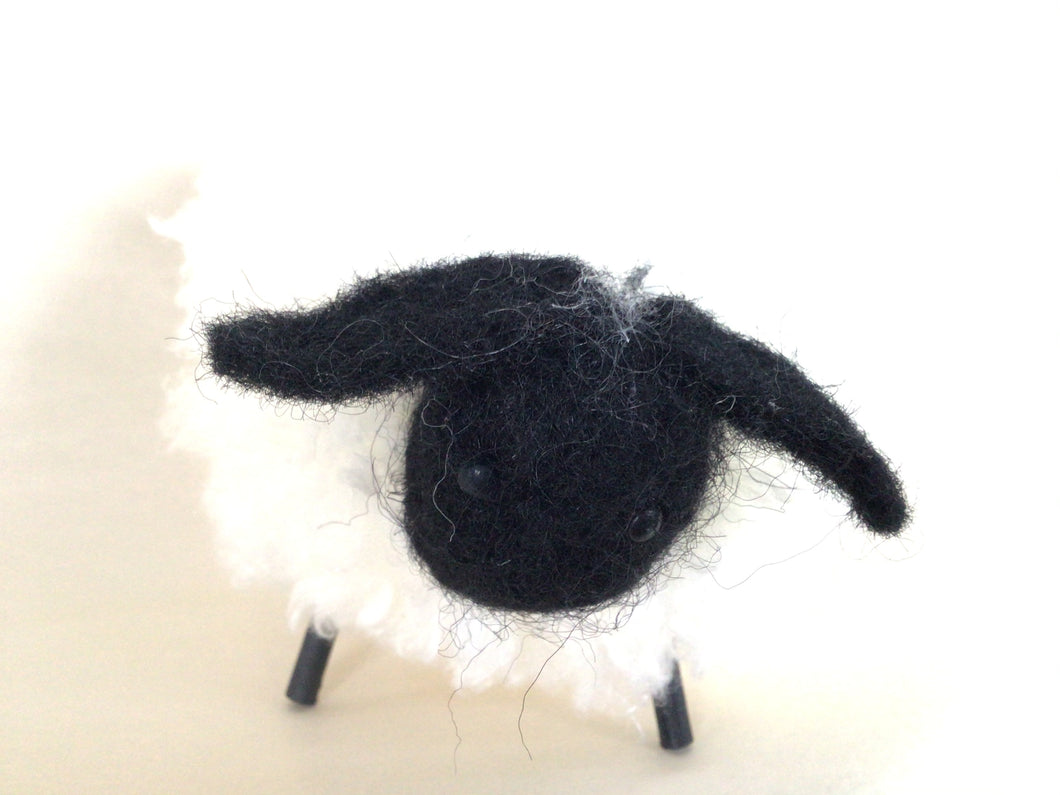Wooly Lamb - 6”L Black & White